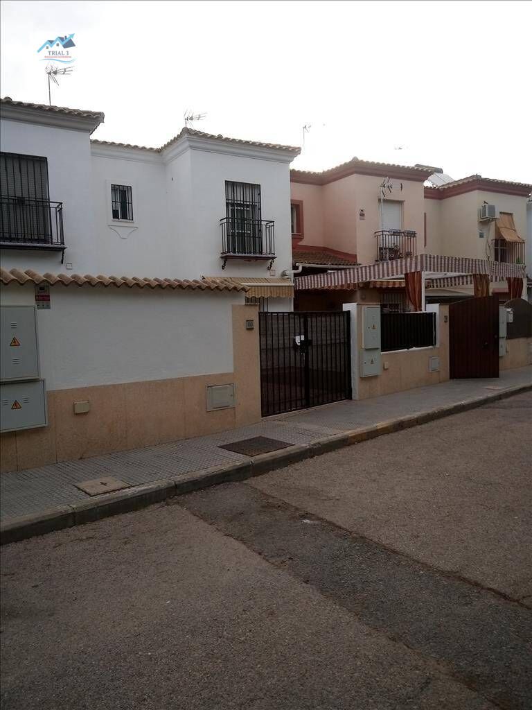Exterior view of House or chalet for sale in Burguillos