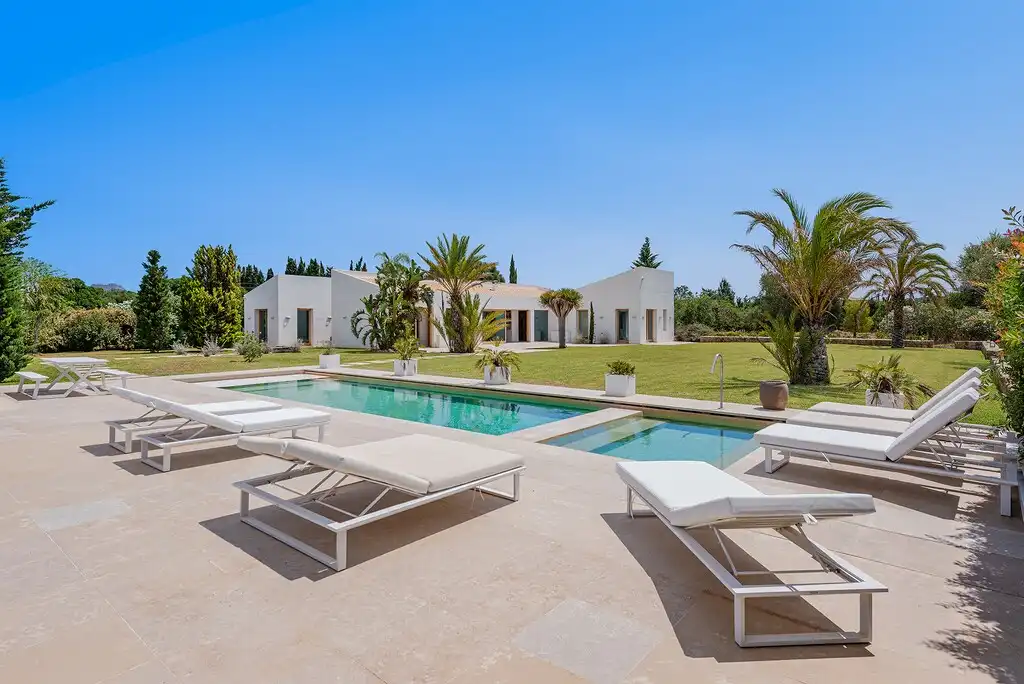 Garden of Country homes for sale in Pollença  with Air Conditioner, Heating and Private garden