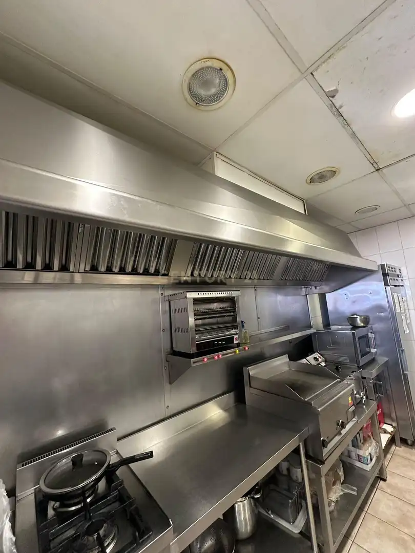 Cocina de Local en traspaso en Fuengirola con Aire acondicionado