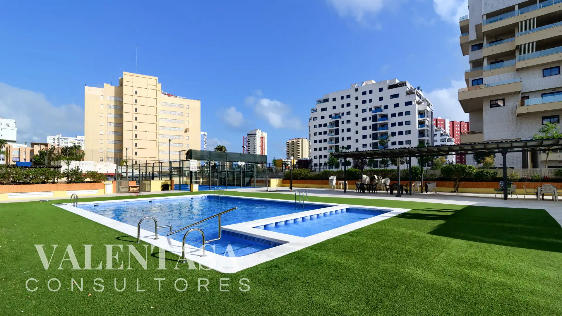 Piscina de Piso en venta en La Pobla de Farnals con Aire acondicionado, Jardín privado y Terraza