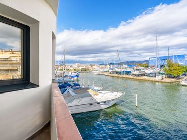 Reihenhaus mit Balkon zum Verkauf in Carrer Cavall de Mar