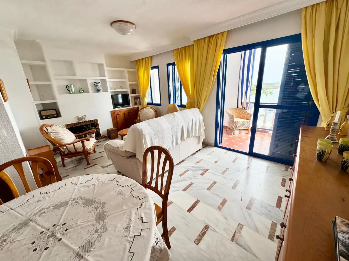 Living room of Flat for sale in Punta Umbría  with Terrace, Furnished and Balcony