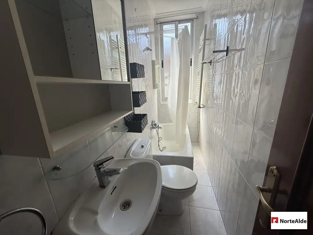 Badezimmer von Wohnung zum Verkauf in Valle de Trápaga-Trapagaran mit Heizung