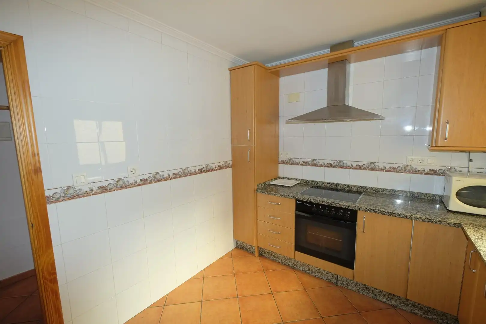 Kitchen of Flat for rent in Alcalá de Guadaira  with Terrace, Storage room and Furnished