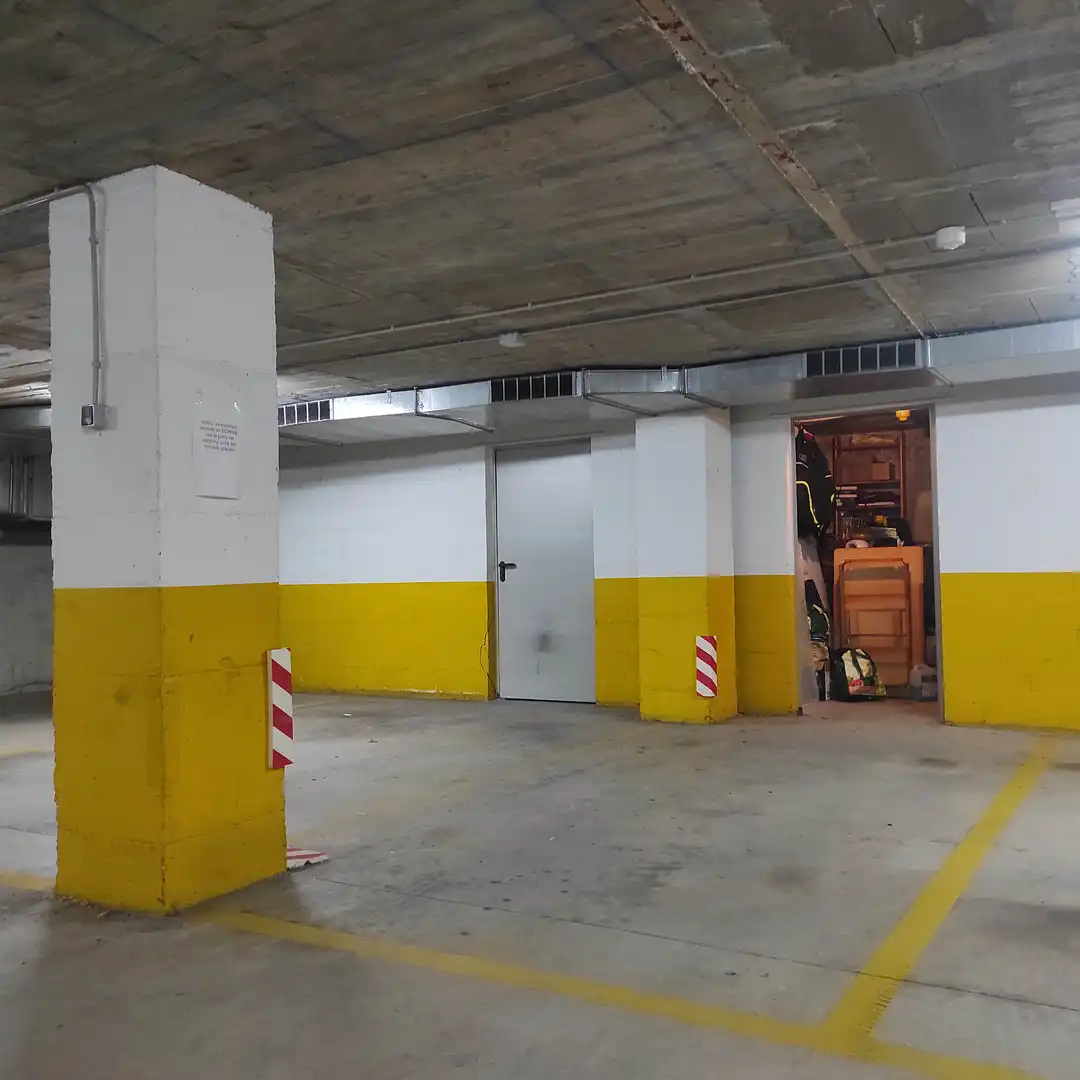 Parkplatz von Garage zum Verkauf in Callús