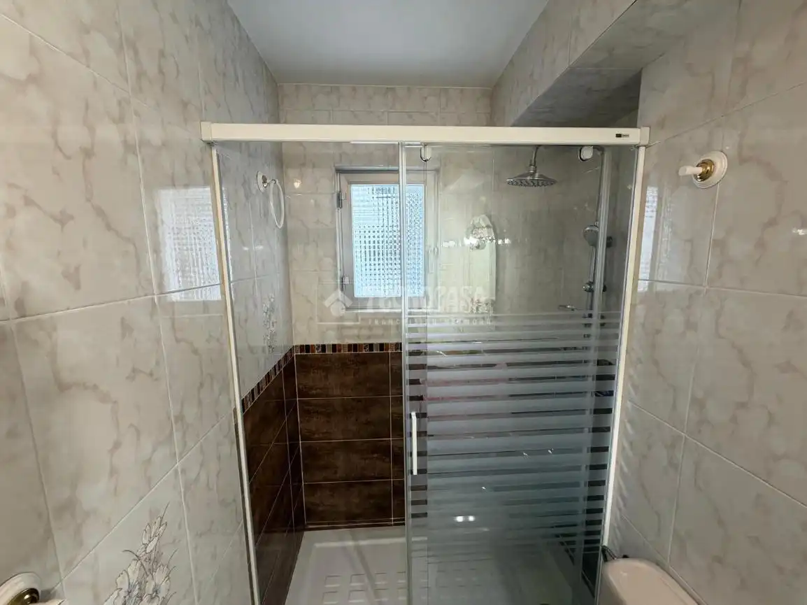 Bathroom of Flat for sale in Madrid  with Heating