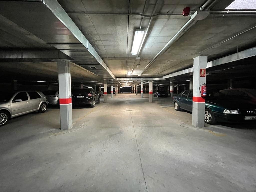 Aparcament de Garatge en venda en Ponferrada amb Alarma