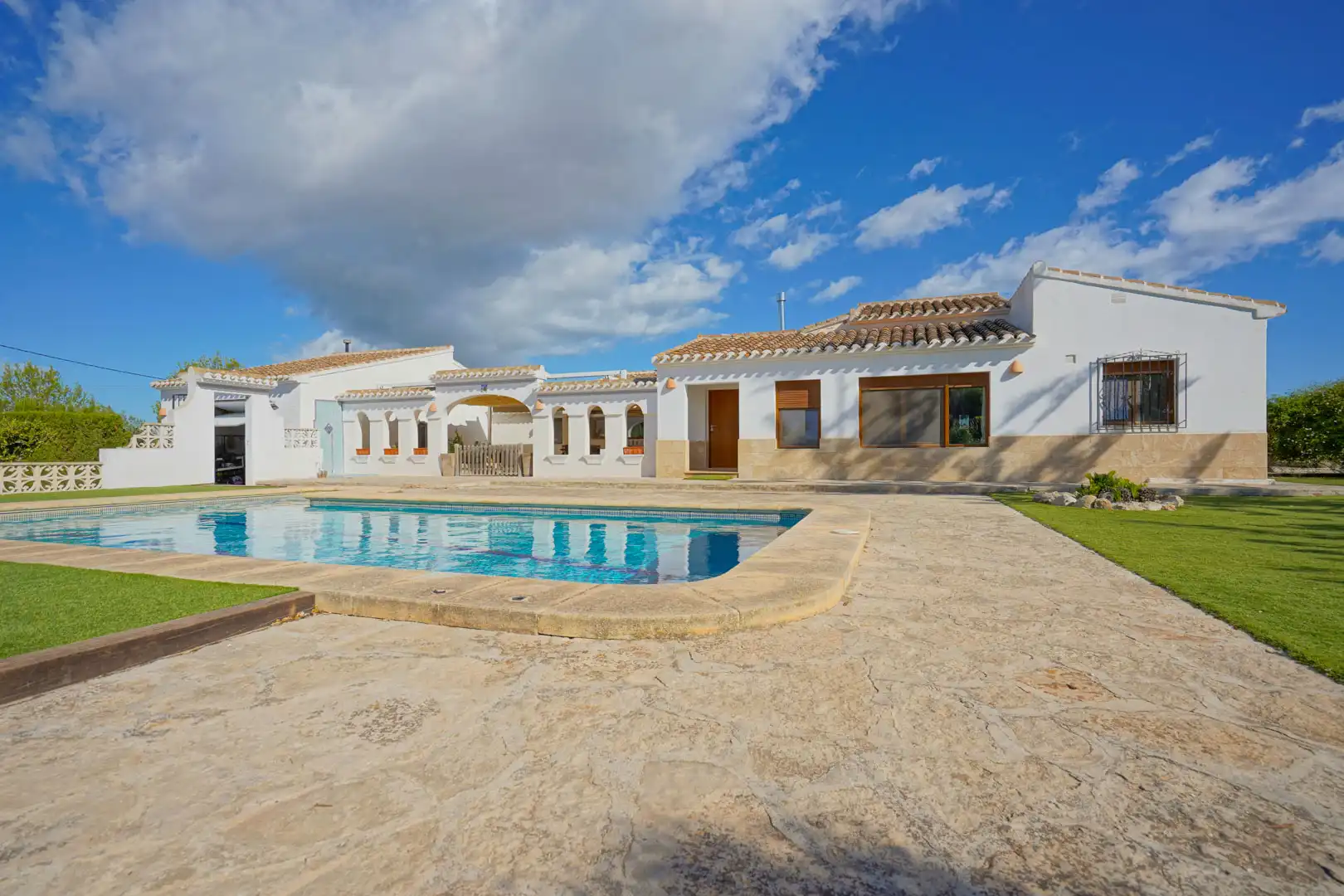 Casa amb jardí en venda a Montgó - Ermita