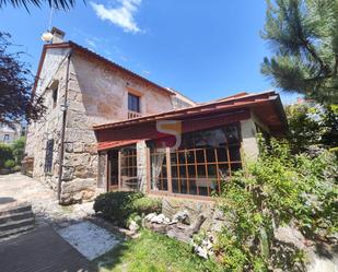 Vista exterior de Casa o xalet de lloguer en Baiona amb Calefacció, Jardí privat i Traster