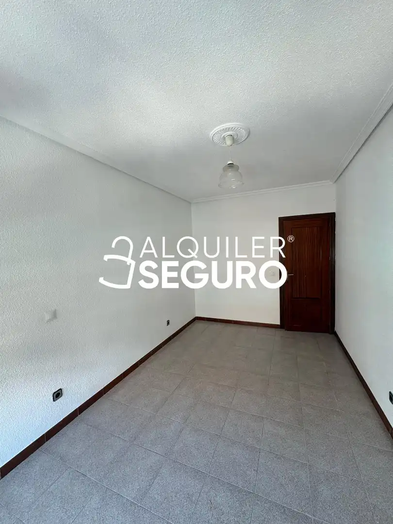 Bedroom of Flat for rent in Madrid  with Heating, Terrace and Furnished