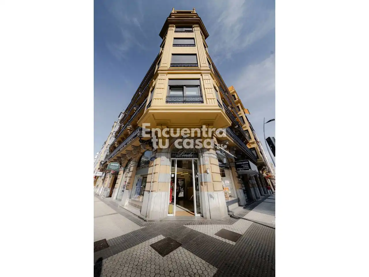 Vista exterior de Local de lloguer en Donostia - San Sebastián  amb Alarma
