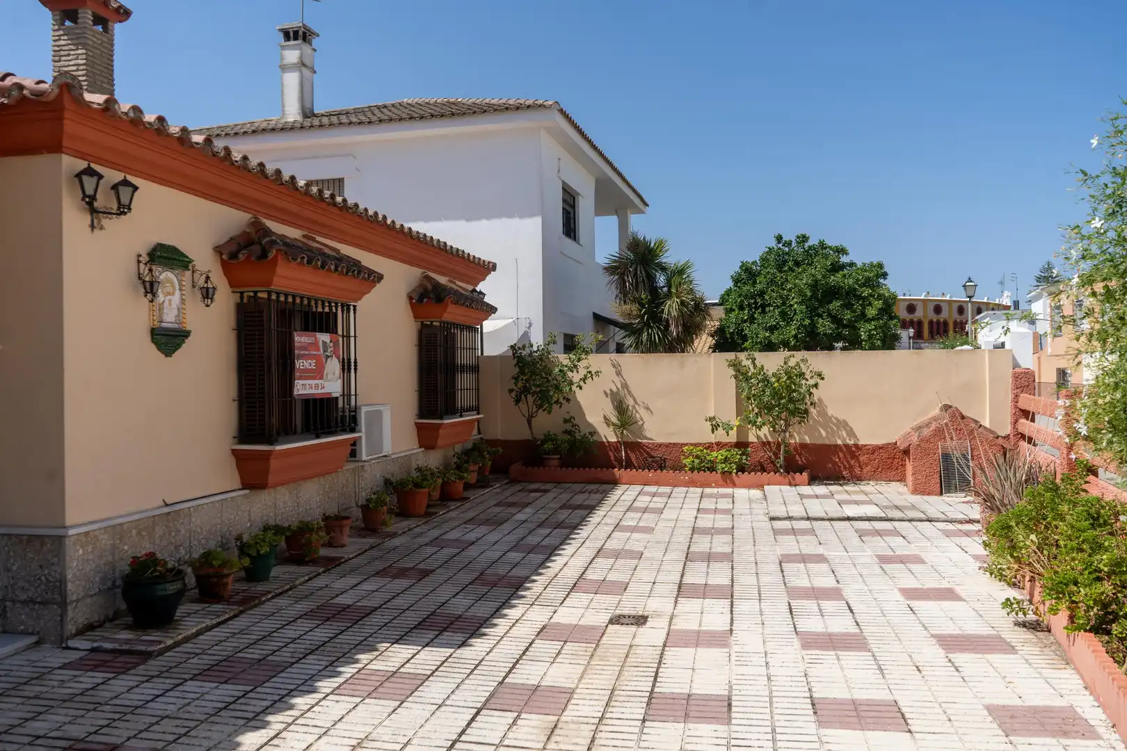 Vista exterior de Casa o xalet en venda en Sanlúcar de Barrameda amb Jardí privat