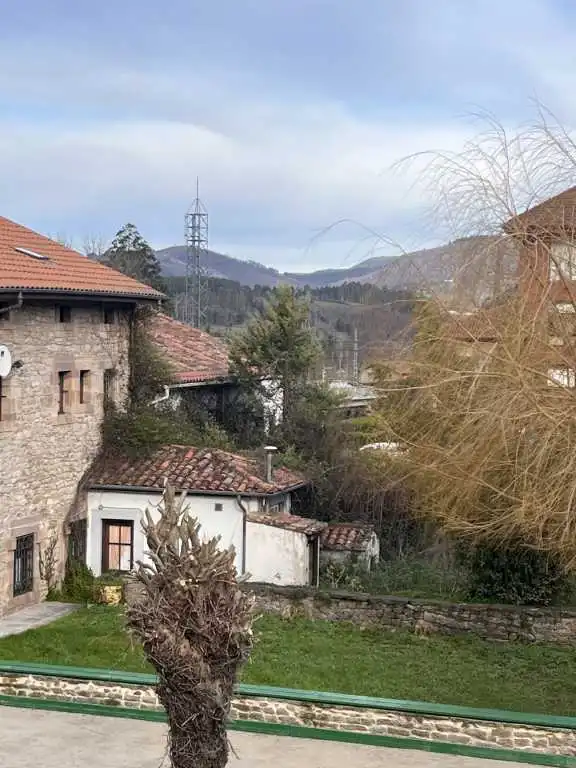 Vista exterior de Dúplex en venta en Bárcena de Pie de Concha con Calefacción, Trastero y Amueblado
