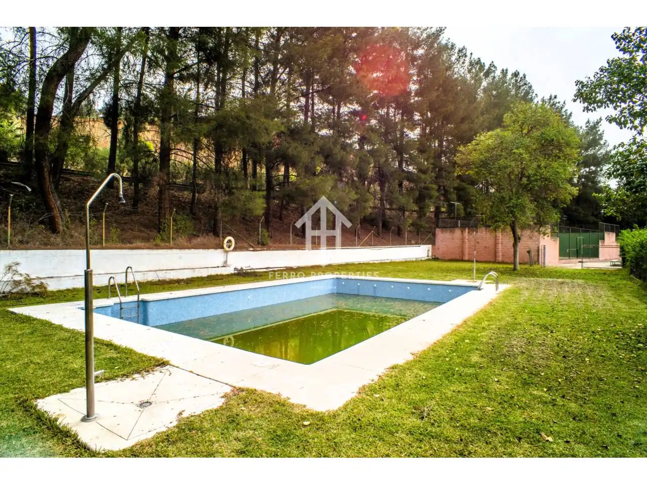 Piscina de Finca rústica en venda en Loja amb Aire condicionat, Calefacció i Jardí privat