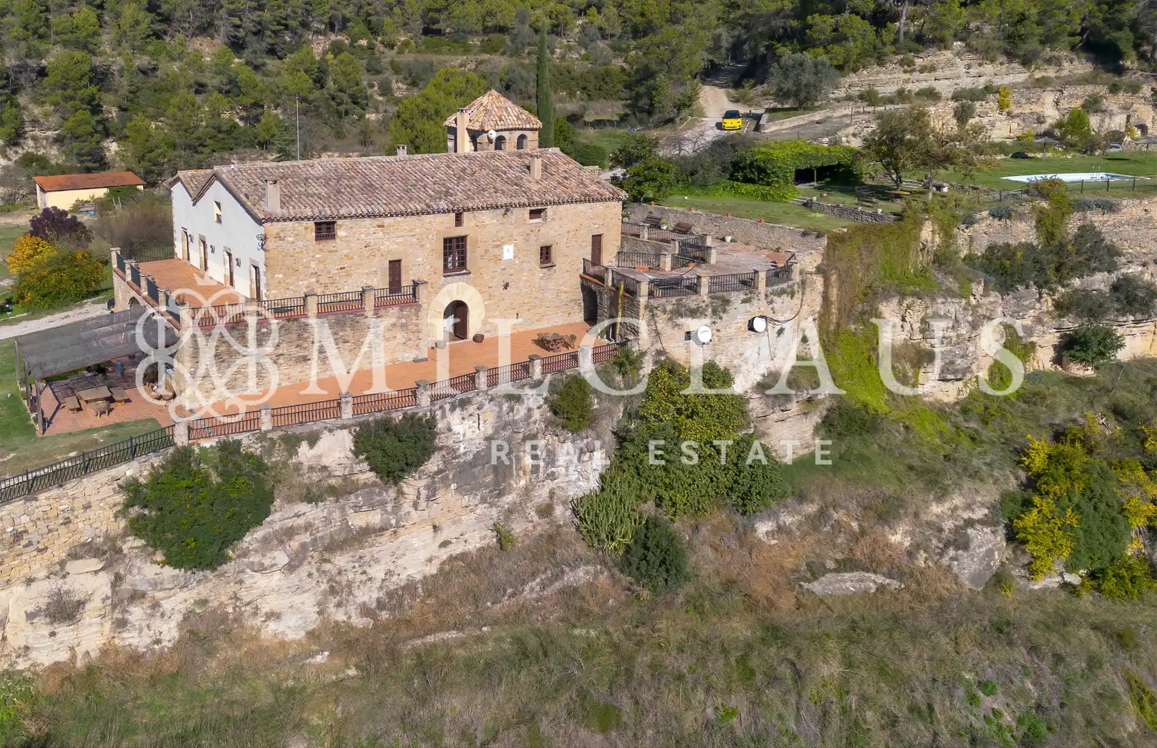 Vista exterior de Finca rústica en venda en Talamanca amb Aire condicionat, Calefacció i Jardí privat