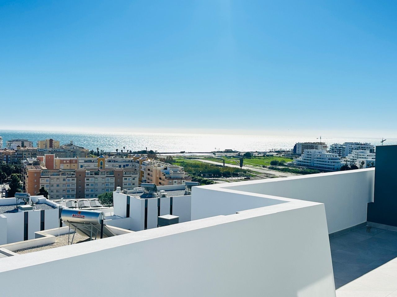 Terrassa de Casa o xalet en venda en Vélez-Málaga amb Aire condicionat, Jardí privat i Traster