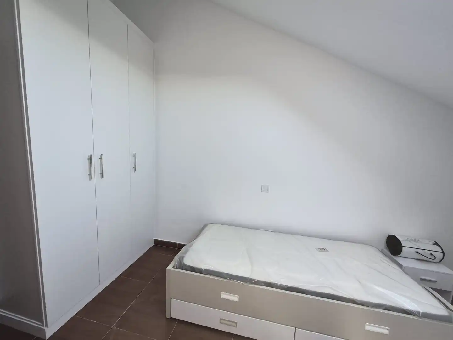 Habitación de Ático en venta en Mondéjar con Aire acondicionado, Amueblado y Horno