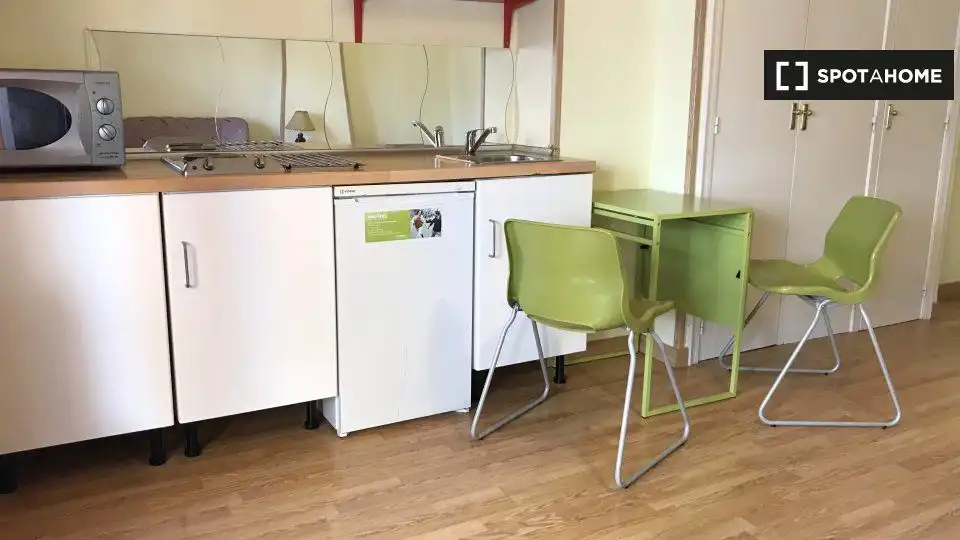 Kitchen of Study for share in Santa Marta de Tormes  with Air Conditioner and Terrace