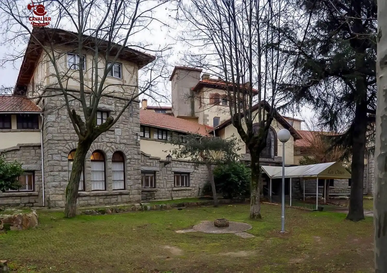Vista exterior de Edificio en venta en Los Molinos
