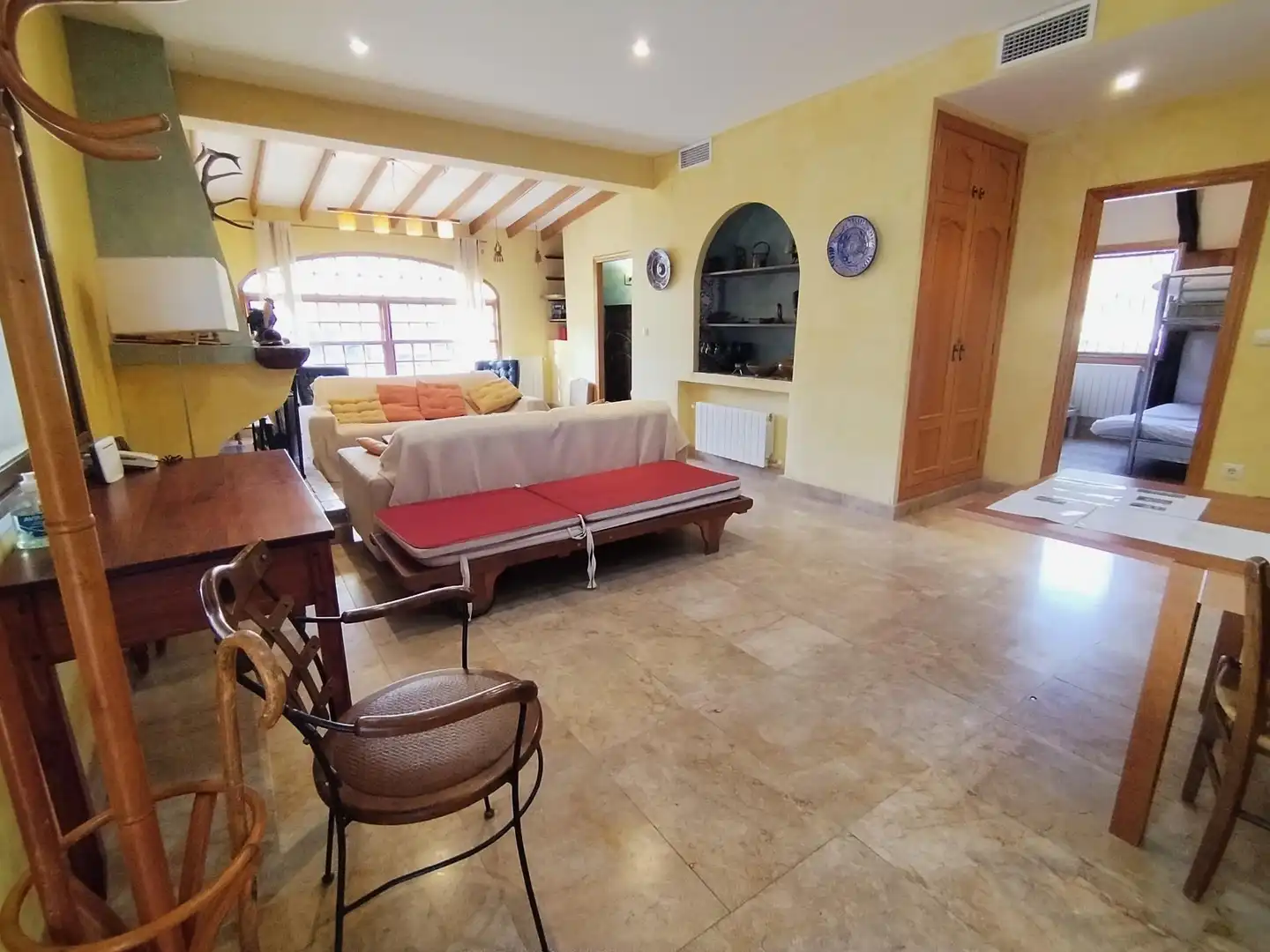 Sala d'estar de Finca rústica en venda en Relleu amb Aire condicionat, Jardí privat i Terrassa