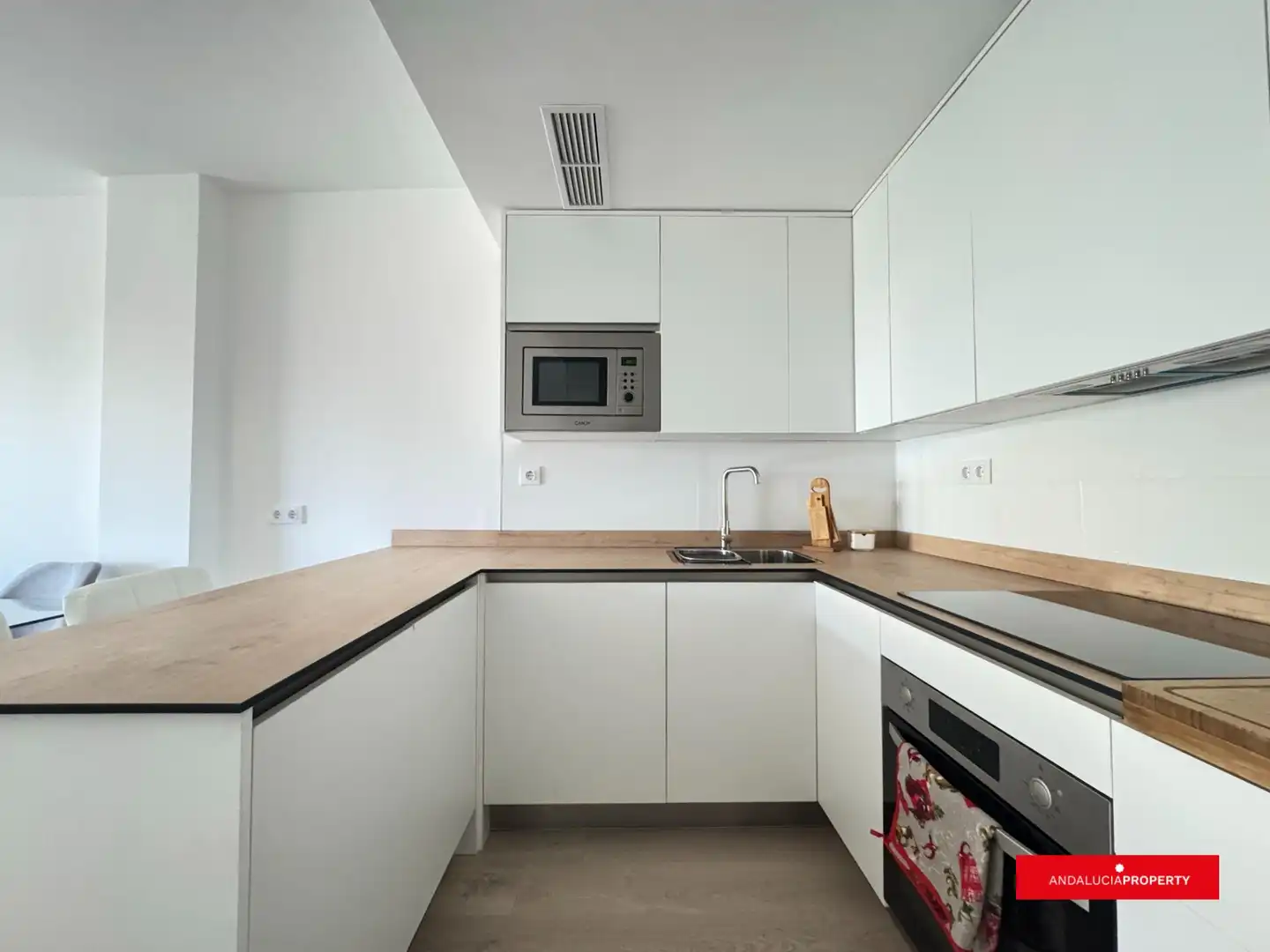 Küche von Wohnung zur Miete in Sorvilán mit Klimaanlage, Heizung und Privatgarten