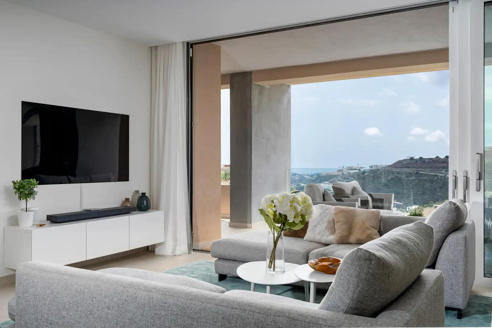 Apartament amb piscina en venda a Benahavís pueblo, imagen 3