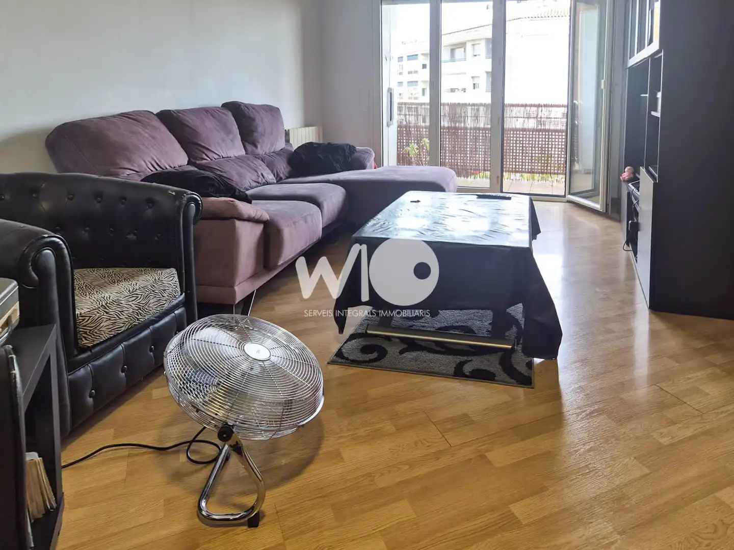Sala d'estar de Pis en venda en Girona amb Calefacció, Parquet i Balcó