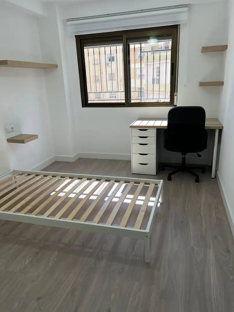 Habitación de Piso de alquiler en Sevilla con Aire acondicionado, Terraza y Amueblado