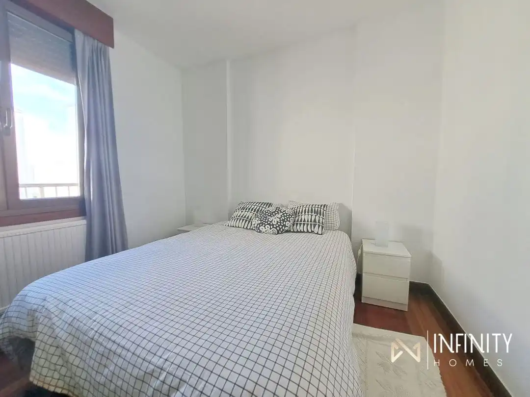 Schlafzimmer von Wohnungen zur Miete in Bilbao  mit Heizung, Terrasse und Ofen