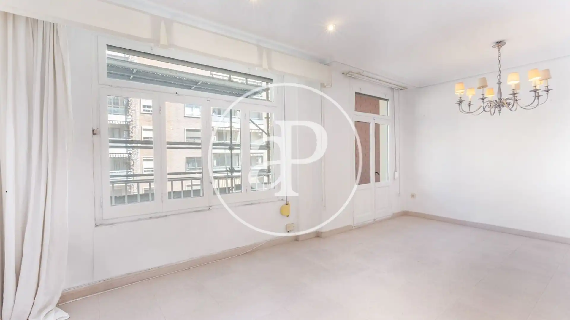 Vista exterior de Piso de alquiler en  Valencia Capital con Calefacción, Balcón y Se aceptan mascotas