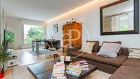 Living room of House or chalet for sale in  Madrid Capital  with Air Conditioner, Heating and Private garden