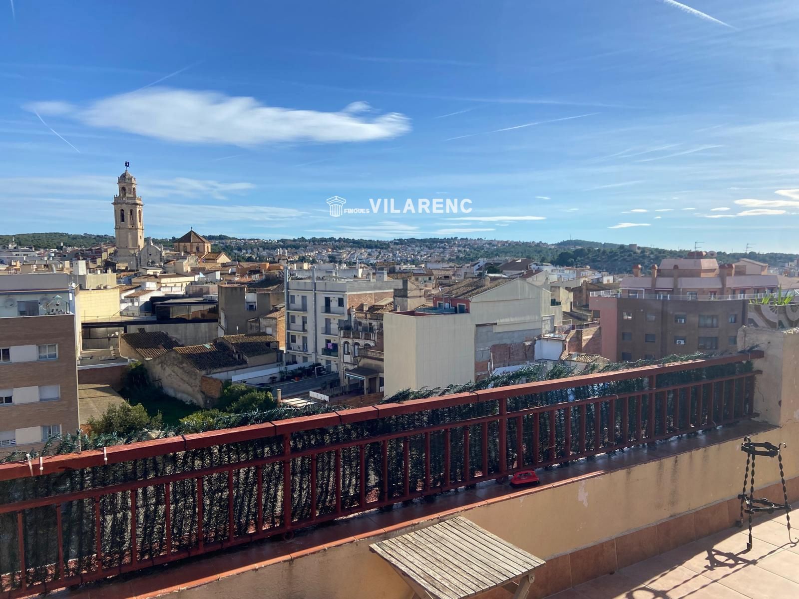 Vista exterior de Àtic en venda en El Vendrell amb Terrassa