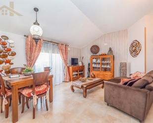 Living room of Flat for sale in Colmenar Viejo  with Air Conditioner, Heating and Parquet flooring