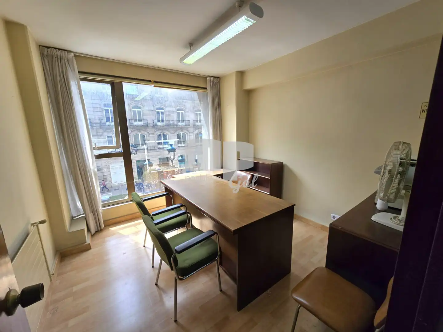 Oficina en venta en Vigo  con Calefacción