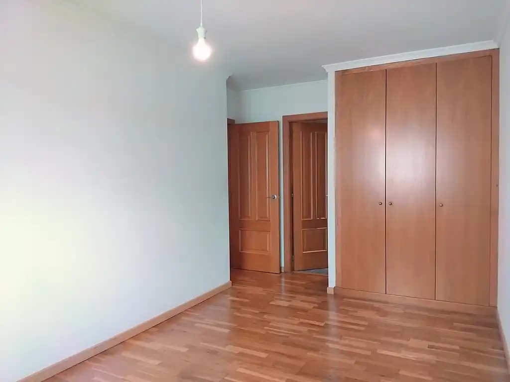 Habitación de Piso en venta en A Coruña Capital  con Calefacción, Parquet y Trastero