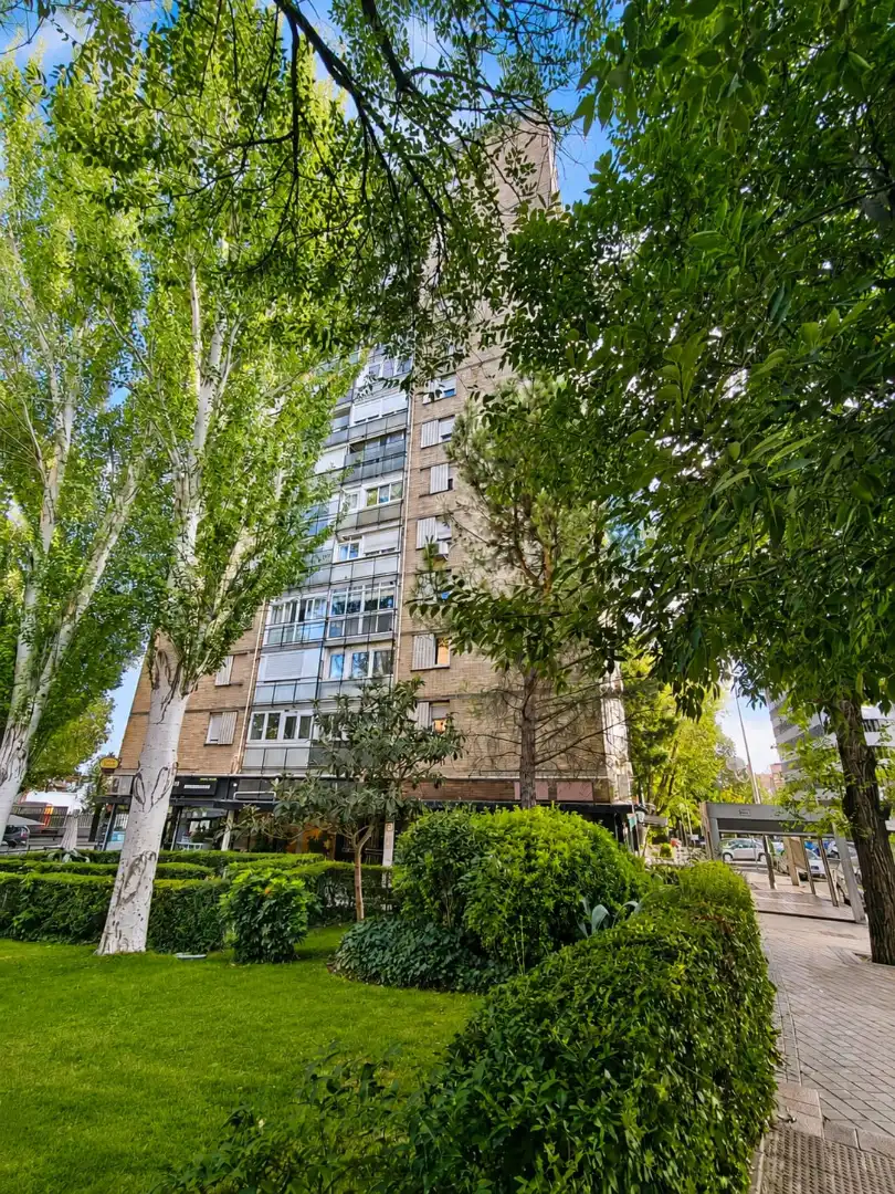 Außenansicht von Wohnung zur Miete in Madrid mit Klimaanlage, Heizung und Möbliert