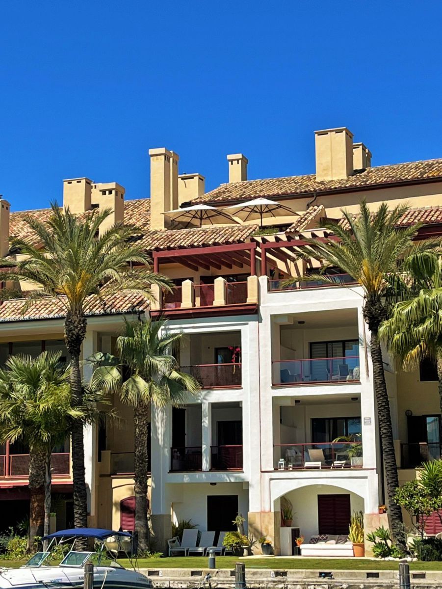 Exterior view of Apartment to rent in Sotogrande  with Air Conditioner, Heating and Terrace