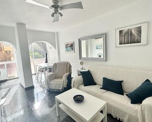 Living room of Flat to rent in Benalmádena  with Air Conditioner