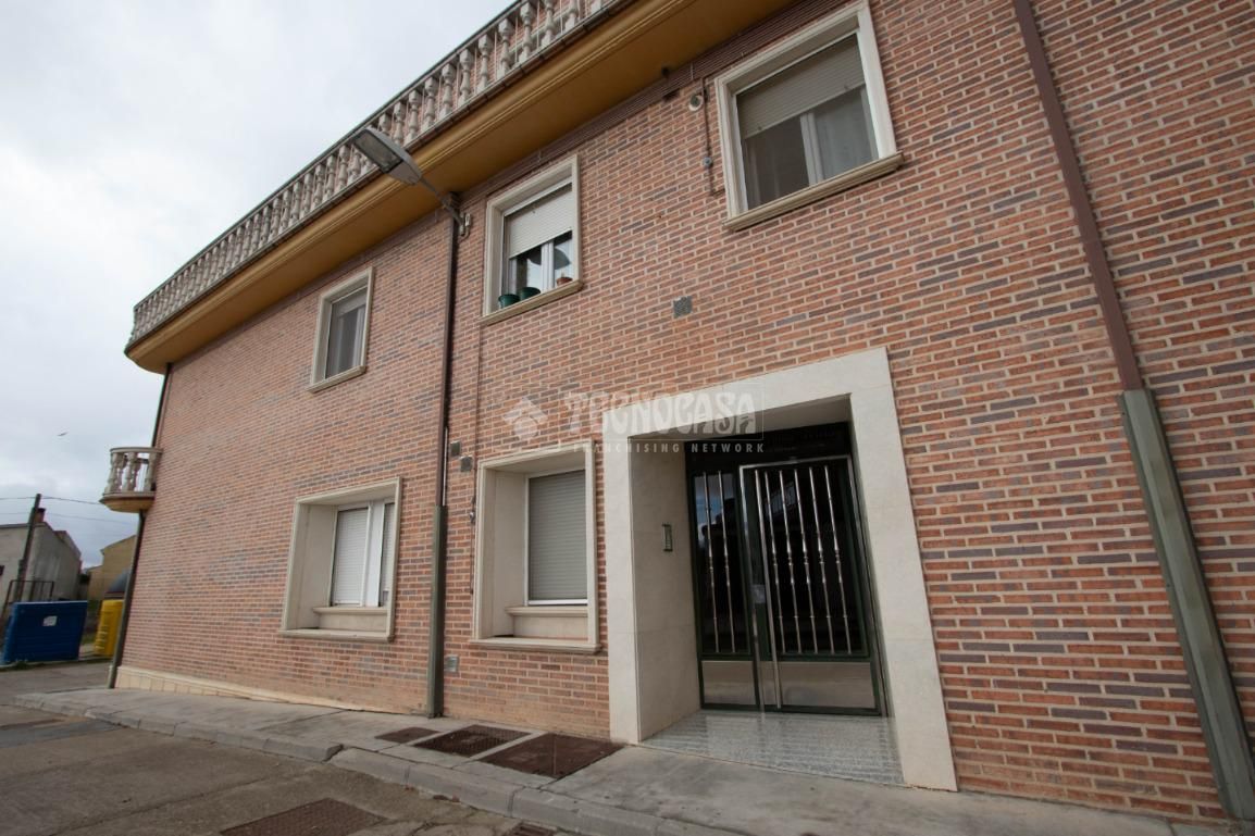 Vista exterior de Pis en venda en Villanubla amb Calefacció, Parquet i Terrassa