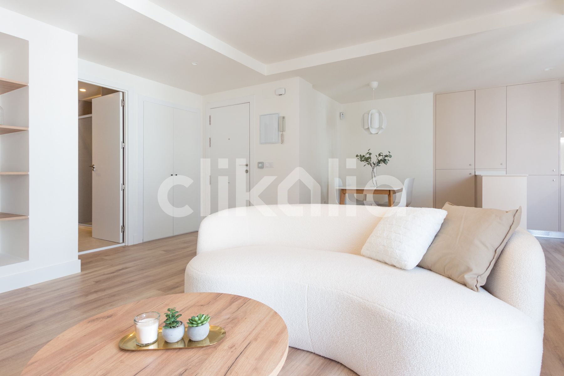 Living room of Flat for sale in  Sevilla Capital  with Air Conditioner, Heating and Storage room