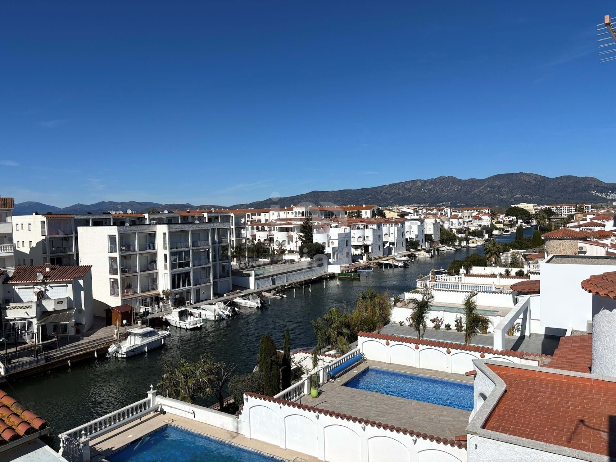 Vista exterior de Àtic en venda en Empuriabrava