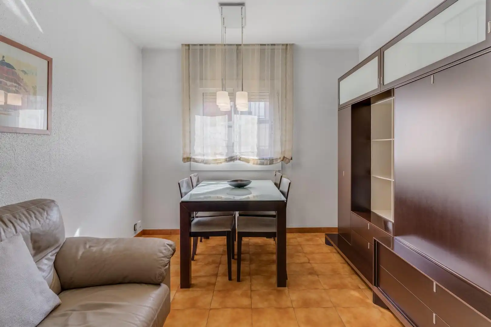 Comedor de Piso en venta en L'Hospitalet de Llobregat con Aire acondicionado, Amueblado y Alarma