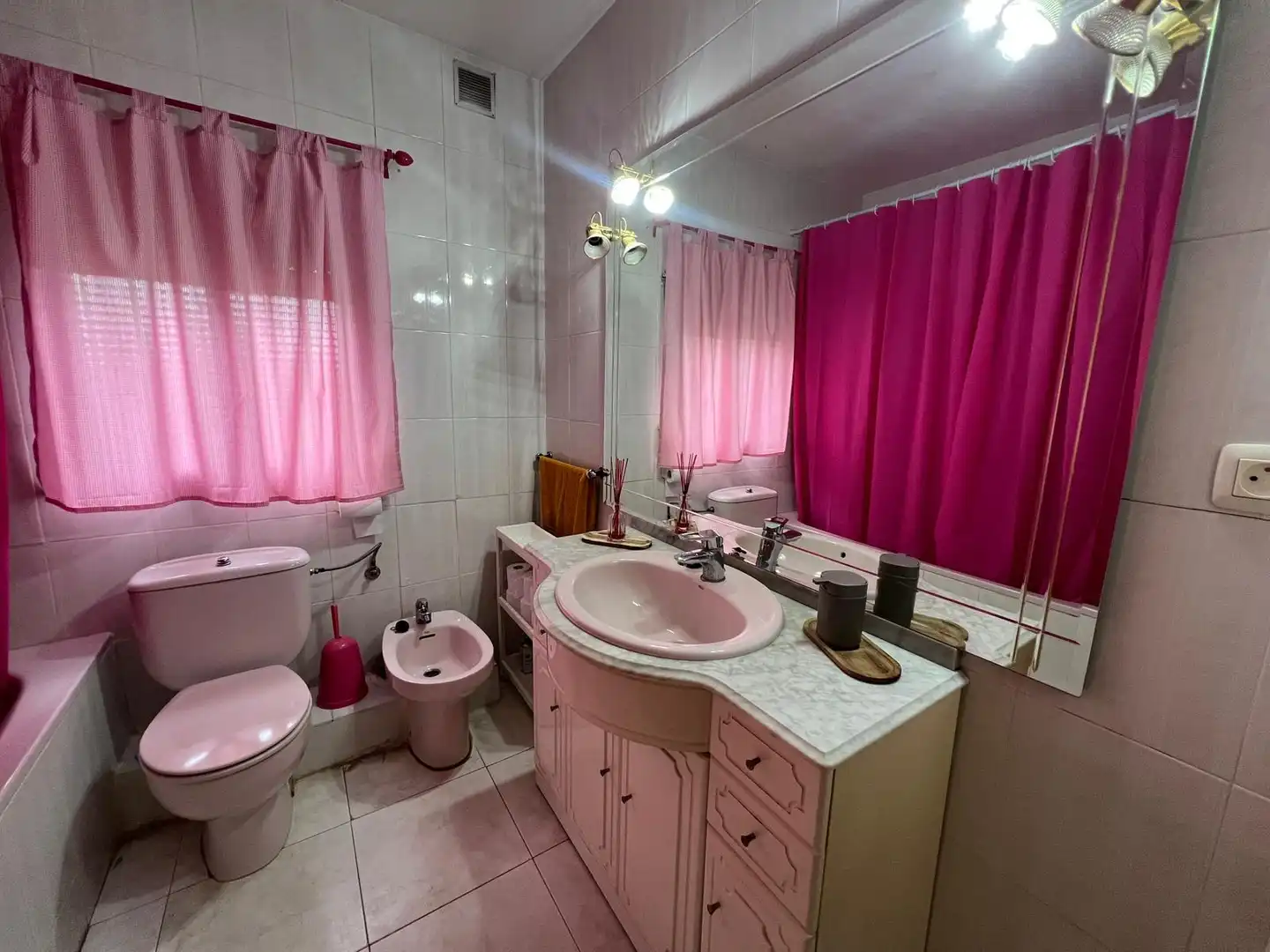Baño de Casa o chalet en venta en Escopete con Jardín privado, Trastero y Piscina