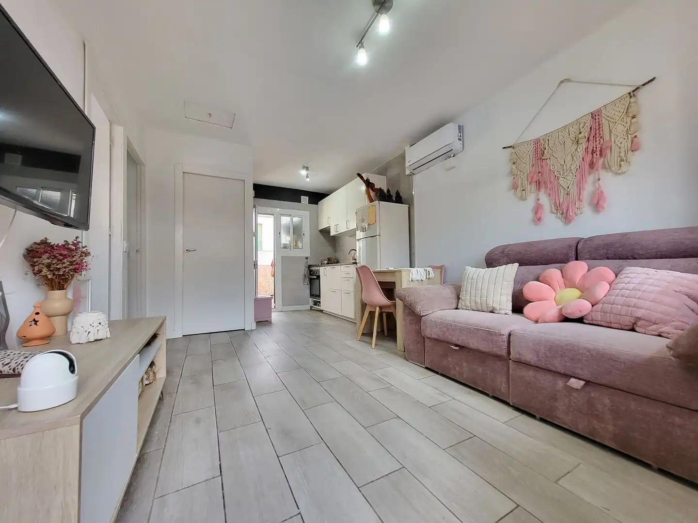 Sala de estar de Casa adosada en venta en Esparreguera con Aire acondicionado, Calefacción y Jardín privado