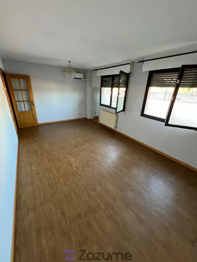 Wohnung zur Miete in Brunete mit Klimaanlage, Heizung und Parkett