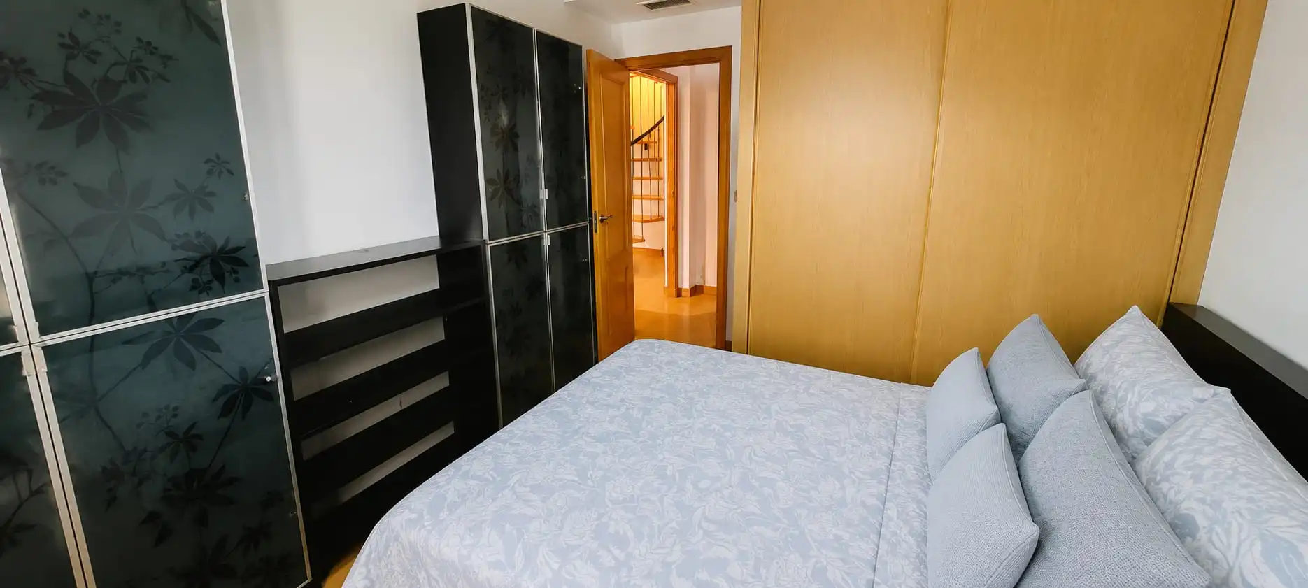 Habitación de Dúplex en venta en Dos Hermanas con Aire acondicionado, Parquet y Terraza