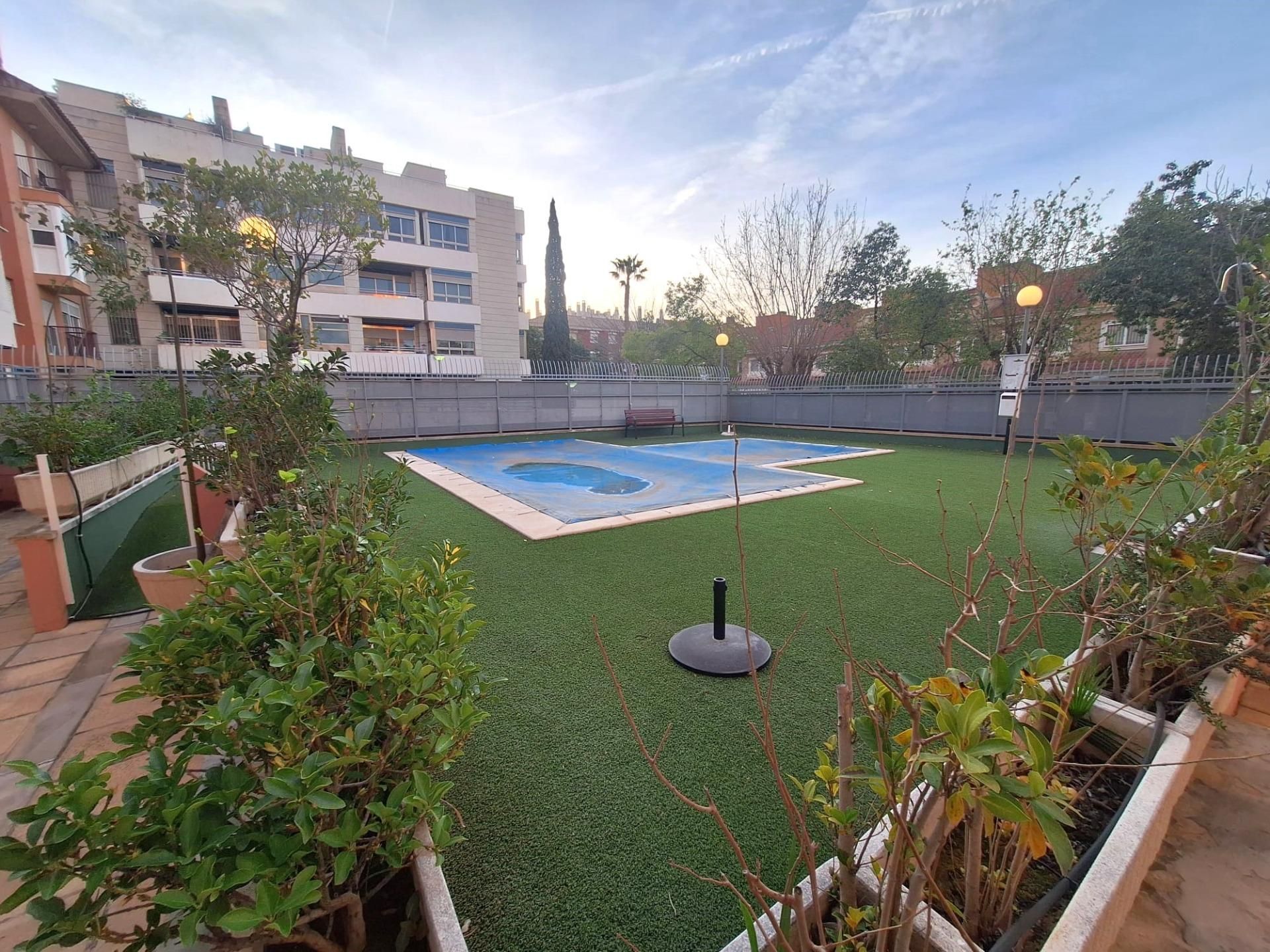 Piscina de Àtic de lloguer en  Murcia Capital amb Aire condicionat, Terrassa i Moblat