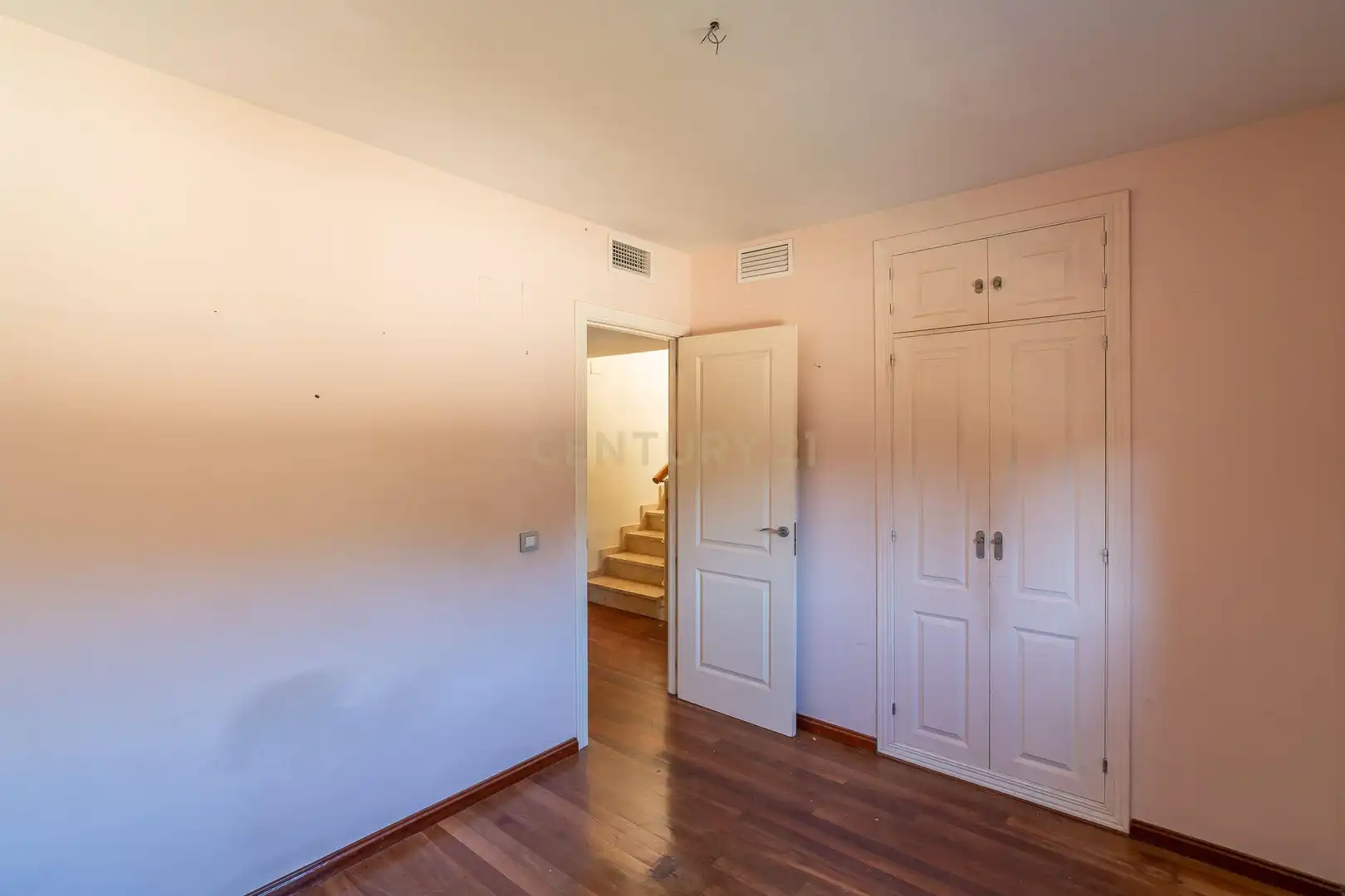 Houses for sale in Málaga  with Air Conditioner, Private garden and Storage room