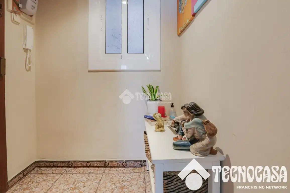 Flat for sale in Santa Coloma de Gramenet  with Air Conditioner, Heating and Balcony