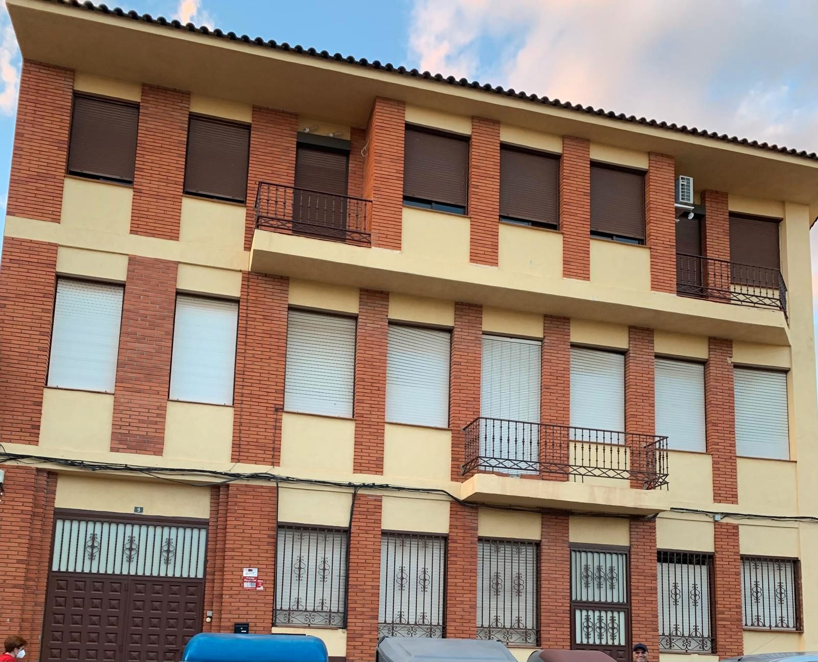 Vista exterior de Edificio en venta en Villafranca de los Caballeros